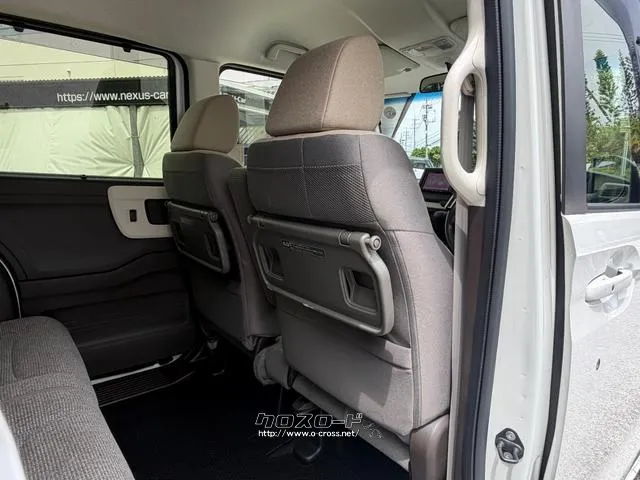 レンタアップ車徹底売り尽くしセール!ナビ・ETC・バックカメラ付で装備充実。愛車の買取査定、委託販売なども行ってます〜♪中古車買うなら西崎総合運動公園向かいのネクサスレンタカーへ。 ホンダ N-BOX