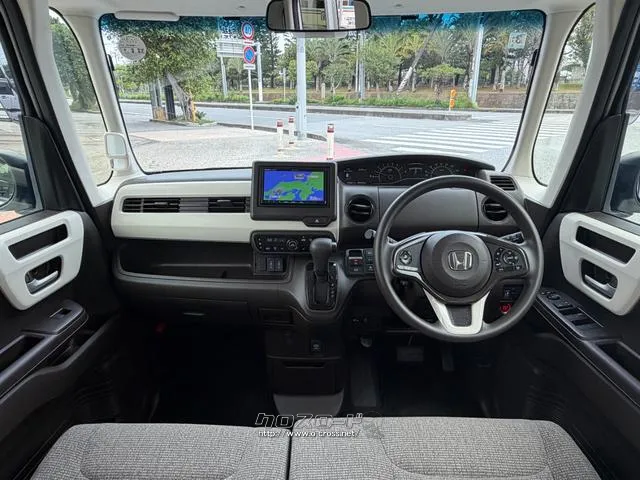 レンタアップ車徹底売り尽くしセール!ナビ・ETC・バックカメラ付で装備充実。愛車の買取査定、委託販売なども行ってます〜♪中古車買うなら西崎総合運動公園向かいのネクサスレンタカーへ。 ホンダ N-BOX