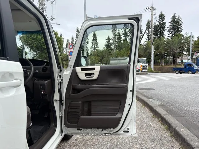 レンタアップ車徹底売り尽くしセール!ナビ・ETC・バックカメラ付で装備充実。愛車の買取査定、委託販売なども行ってます〜♪中古車買うなら西崎総合運動公園向かいのネクサスレンタカーへ。 ホンダ N-BOX