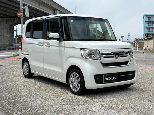 レンタアップ車徹底売り尽くしセール!ナビ・ETC・バックカメラ付で装備充実。愛車の買取査定、委託販売なども行ってます〜♪中古車買うなら西崎総合運動公園向かいのネクサスレンタカーへ。 ホンダ N-BOX