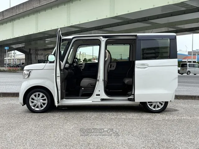 レンタアップ車徹底売り尽くしセール!ナビ・ETC・バックカメラ付で装備充実。愛車の買取査定、委託販売なども行ってます〜♪中古車買うなら西崎総合運動公園向かいのネクサスレンタカーへ。 ホンダ N-BOX