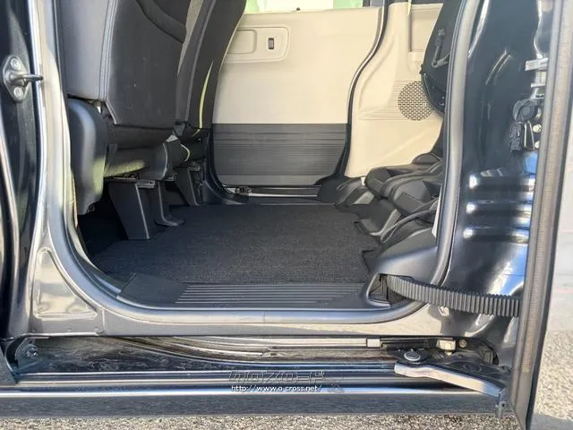 レンタアップ車徹底売り尽くしセール!ナビ・ETC・バックカメラ付で装備充実。愛車の買取査定、委託販売なども行ってます〜♪中古車買うなら西崎総合運動公園向かいのネクサスレンタカーへ。 ホンダ N-BOX