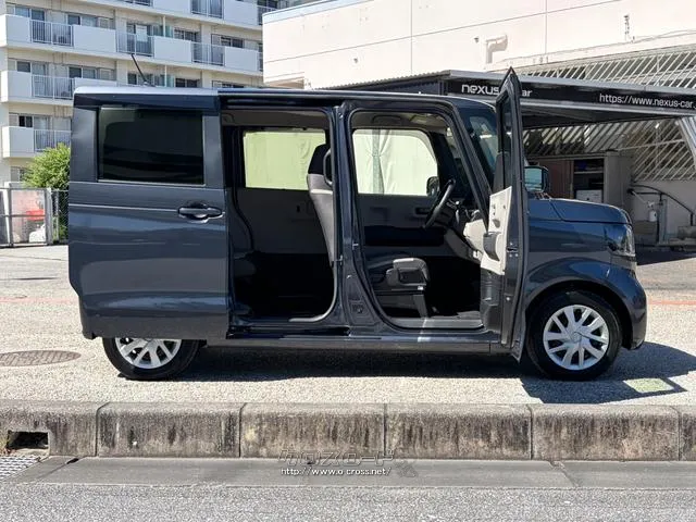 レンタアップ車徹底売り尽くしセール!ナビ・ETC・バックカメラ付で装備充実。愛車の買取査定、委託販売なども行ってます〜♪中古車買うなら西崎総合運動公園向かいのネクサスレンタカーへ。 ホンダ N-BOX