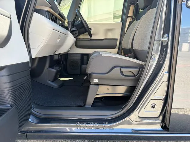 レンタアップ車徹底売り尽くしセール!ナビ・ETC・バックカメラ付で装備充実。愛車の買取査定、委託販売なども行ってます〜♪中古車買うなら西崎総合運動公園向かいのネクサスレンタカーへ。 ホンダ N-BOX