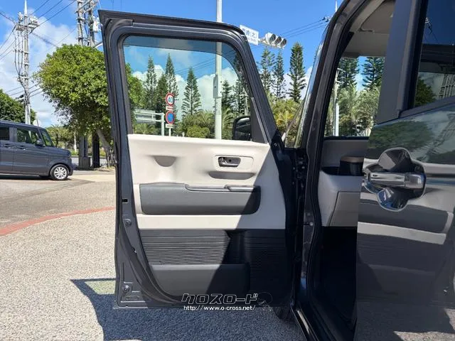 レンタアップ車徹底売り尽くしセール!ナビ・ETC・バックカメラ付で装備充実。愛車の買取査定、委託販売なども行ってます〜♪中古車買うなら西崎総合運動公園向かいのネクサスレンタカーへ。 ホンダ N-BOX