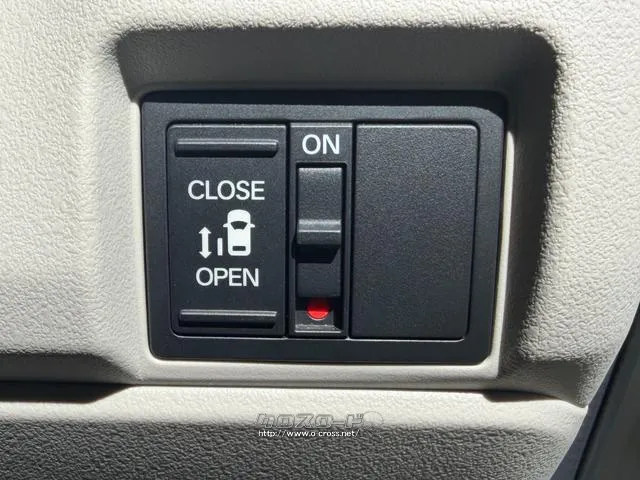レンタアップ車徹底売り尽くしセール!ナビ・ETC・バックカメラ付で装備充実。愛車の買取査定、委託販売なども行ってます〜♪中古車買うなら西崎総合運動公園向かいのネクサスレンタカーへ。 ホンダ N-BOX