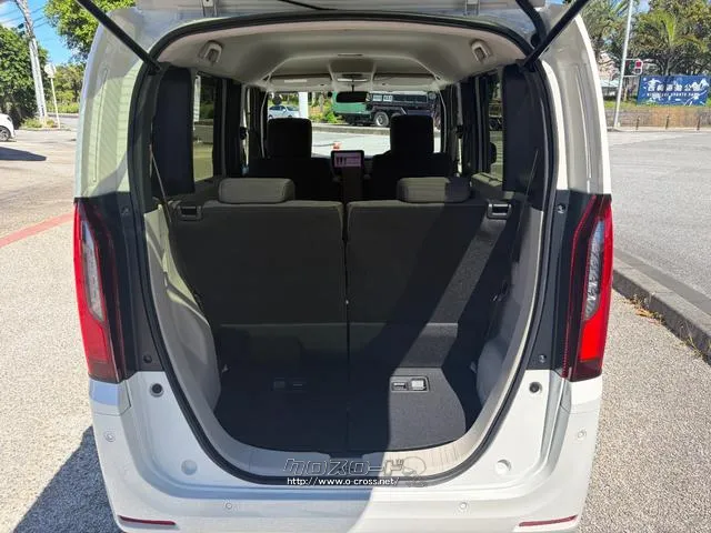 レンタアップ車徹底売り尽くしセール!ナビ・ETC・バックカメラ付で装備充実。愛車の買取査定、委託販売なども行ってます〜♪中古車買うなら西崎総合運動公園向かいのネクサスレンタカーへ。 ホンダ N-BOX