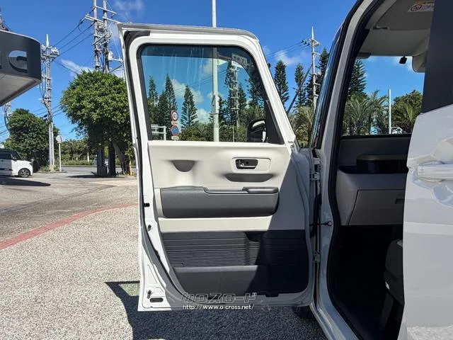 レンタアップ車徹底売り尽くしセール!ナビ・ETC・バックカメラ付で装備充実。愛車の買取査定、委託販売なども行ってます〜♪中古車買うなら西崎総合運動公園向かいのネクサスレンタカーへ。 ホンダ N-BOX