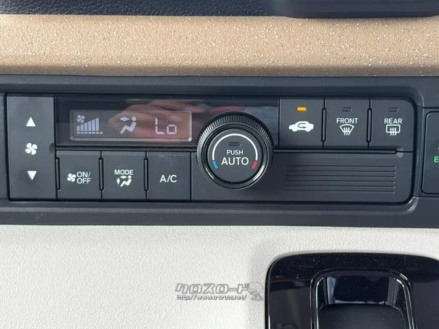 レンタアップ車徹底売り尽くしセール!ナビ・ETC・バックカメラ付で装備充実。愛車の買取査定、委託販売なども行ってます〜♪中古車買うなら西崎総合運動公園向かいのネクサスレンタカーへ。 ホンダ N-BOX