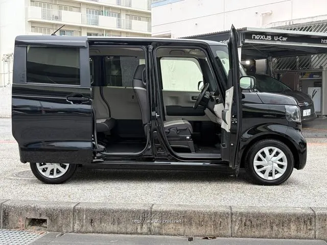 レンタアップ車徹底売り尽くしセール!ナビ・ETC・バックカメラ付で装備充実。愛車の買取査定、委託販売なども行ってます〜♪中古車買うなら西崎総合運動公園向かいのネクサスレンタカーへ。 ホンダ N-BOX