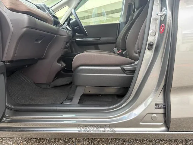 レンタアップ車徹底売り尽くしセール!ナビ・ETC・バックカメラ付で装備充実。愛車の買取査定、委託販売なども行ってます〜♪中古車買うなら西崎総合運動公園向かいのネクサスレンタカーへ。 ホンダ フリード