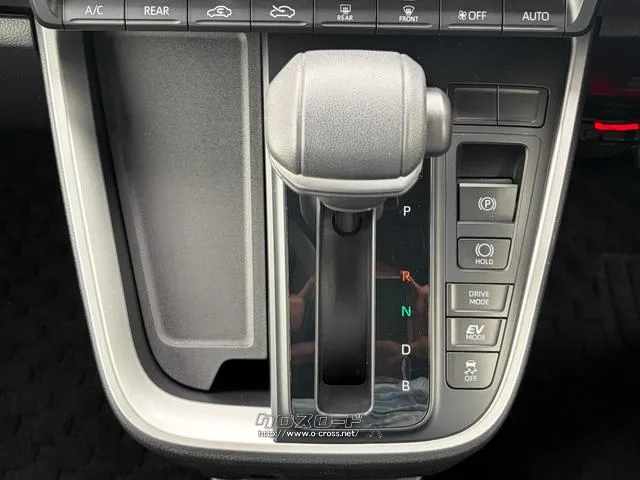 レンタアップ車徹底売り尽くしセール!ナビ・ETC・バックカメラ付で装備充実。愛車の買取査定、委託販売なども行ってます〜♪中古車買うなら西崎総合運動公園向かいのネクサスレンタカーへ。 トヨタ ノア