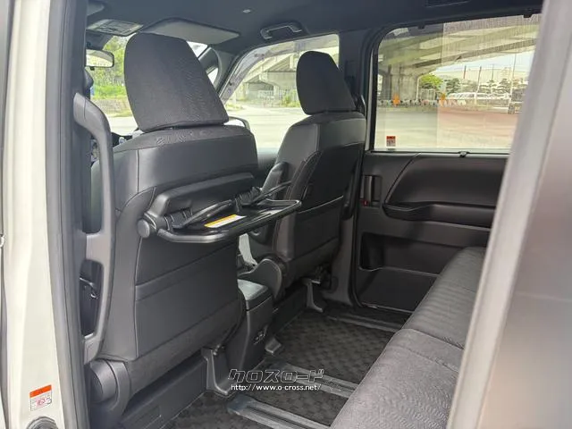 レンタアップ車徹底売り尽くしセール!ナビ・ETC・バックカメラ付で装備充実。愛車の買取査定、委託販売なども行ってます〜♪中古車買うなら西崎総合運動公園向かいのネクサスレンタカーへ。 トヨタ ノア