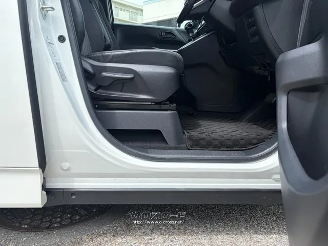 レンタアップ車徹底売り尽くしセール!ナビ・ETC・バックカメラ付で装備充実。愛車の買取査定、委託販売なども行ってます〜♪中古車買うなら西崎総合運動公園向かいのネクサスレンタカーへ。 トヨタ ノア