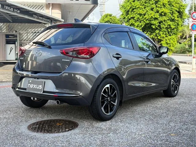 レンタアップ車徹底売り尽くしセール!ナビ・ETC・バックカメラ付で装備充実。愛車の買取査定、委託販売なども行ってます〜♪中古車買うなら西崎総合運動公園向かいのネクサスレンタカーへ。 マツダ MAZDA2
