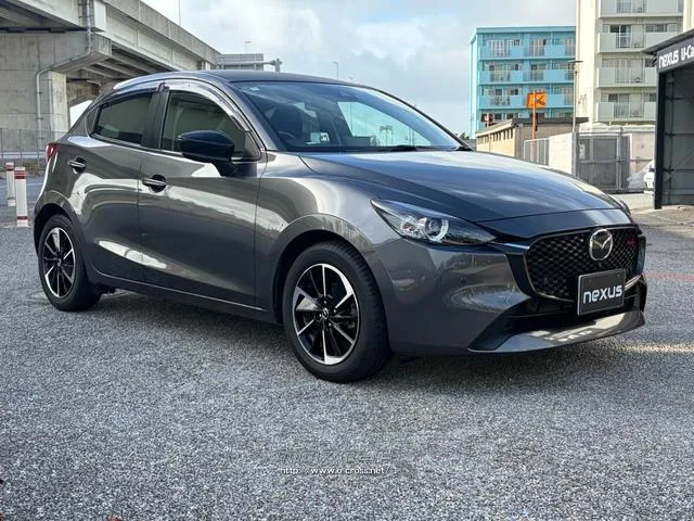 レンタアップ車徹底売り尽くしセール!ナビ・ETC・バックカメラ付で装備充実。愛車の買取査定、委託販売なども行ってます〜♪中古車買うなら西崎総合運動公園向かいのネクサスレンタカーへ。 マツダ MAZDA2