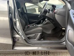 マツダ MAZDA2