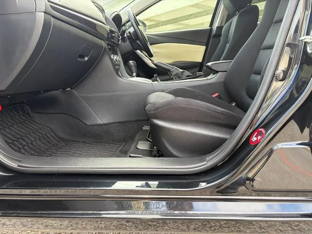 レンタアップ車徹底売り尽くしセール!ナビ・ETC・バックカメラ付で装備充実。愛車の買取査定、委託販売なども行ってます〜♪中古車買うなら西崎総合運動公園向かいのネクサスレンタカーへ。 マツダ アテンザワゴン