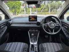 マツダ MAZDA2