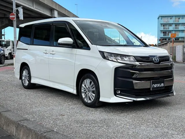 レンタアップ車徹底売り尽くしセール!ナビ・ETC・バックカメラ付で装備充実。愛車の買取査定、委託販売なども行ってます〜♪中古車買うなら西崎総合運動公園向かいのネクサスレンタカーへ。 トヨタ ノア