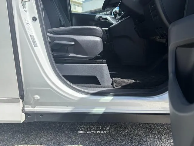 レンタアップ車徹底売り尽くしセール!ナビ・ETC・バックカメラ付で装備充実。愛車の買取査定、委託販売なども行ってます〜♪中古車買うなら西崎総合運動公園向かいのネクサスレンタカーへ。 トヨタ ノア