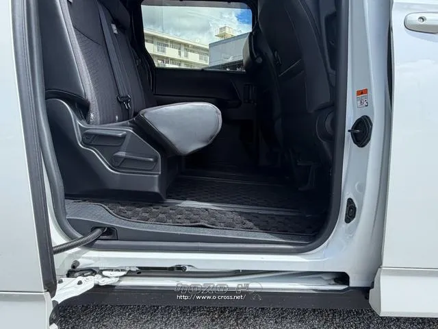 レンタアップ車徹底売り尽くしセール!ナビ・ETC・バックカメラ付で装備充実。愛車の買取査定、委託販売なども行ってます〜♪中古車買うなら西崎総合運動公園向かいのネクサスレンタカーへ。 トヨタ ノア