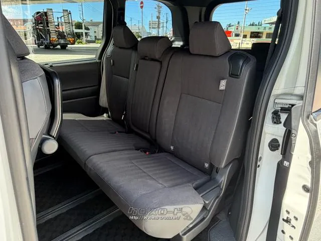 レンタアップ車徹底売り尽くしセール!ナビ・ETC・バックカメラ付で装備充実。愛車の買取査定、委託販売なども行ってます〜♪中古車買うなら西崎総合運動公園向かいのネクサスレンタカーへ。 トヨタ ノア