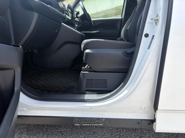 レンタアップ車徹底売り尽くしセール!ナビ・ETC・バックカメラ付で装備充実。愛車の買取査定、委託販売なども行ってます〜♪中古車買うなら西崎総合運動公園向かいのネクサスレンタカーへ。 トヨタ ノア