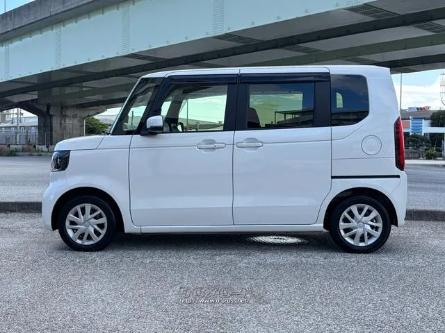 レンタアップ車徹底売り尽くしセール!ナビ・ETC・バックカメラ付で装備充実。愛車の買取査定、委託販売なども行ってます〜♪中古車買うなら西崎総合運動公園向かいのネクサスレンタカーへ。 ホンダ N-BOX