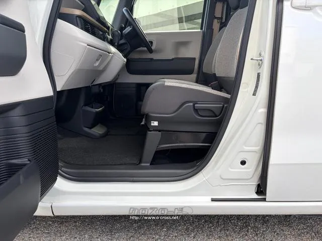 レンタアップ車徹底売り尽くしセール!ナビ・ETC・バックカメラ付で装備充実。愛車の買取査定、委託販売なども行ってます〜♪中古車買うなら西崎総合運動公園向かいのネクサスレンタカーへ。 ホンダ N-BOX