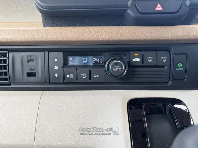 レンタアップ車徹底売り尽くしセール!ナビ・ETC・バックカメラ付で装備充実。愛車の買取査定、委託販売なども行ってます〜♪中古車買うなら西崎総合運動公園向かいのネクサスレンタカーへ。 ホンダ N-BOX