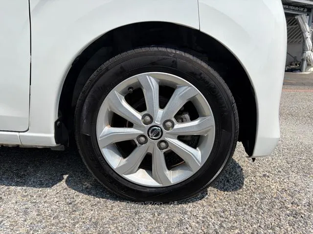 レンタアップ車徹底売り尽くしセール!ナビ・ETC・バックカメラ付で装備充実。愛車の買取査定、委託販売なども行ってます〜♪中古車買うなら西崎総合運動公園向かいのネクサスレンタカーへ。 日産 デイズ