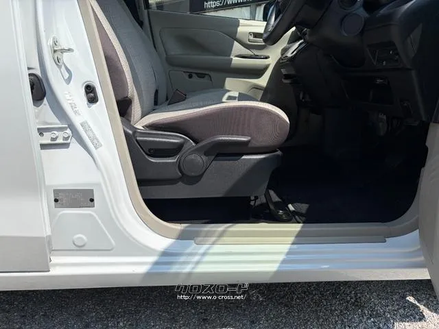 レンタアップ車徹底売り尽くしセール!ナビ・ETC・バックカメラ付で装備充実。愛車の買取査定、委託販売なども行ってます〜♪中古車買うなら西崎総合運動公園向かいのネクサスレンタカーへ。 日産 デイズ