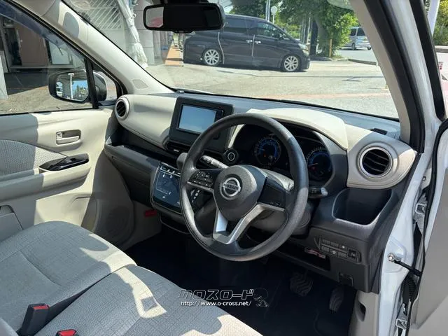 レンタアップ車徹底売り尽くしセール!ナビ・ETC・バックカメラ付で装備充実。愛車の買取査定、委託販売なども行ってます〜♪中古車買うなら西崎総合運動公園向かいのネクサスレンタカーへ。 日産 デイズ