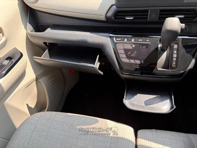 レンタアップ車徹底売り尽くしセール!ナビ・ETC・バックカメラ付で装備充実。愛車の買取査定、委託販売なども行ってます〜♪中古車買うなら西崎総合運動公園向かいのネクサスレンタカーへ。 日産 デイズ