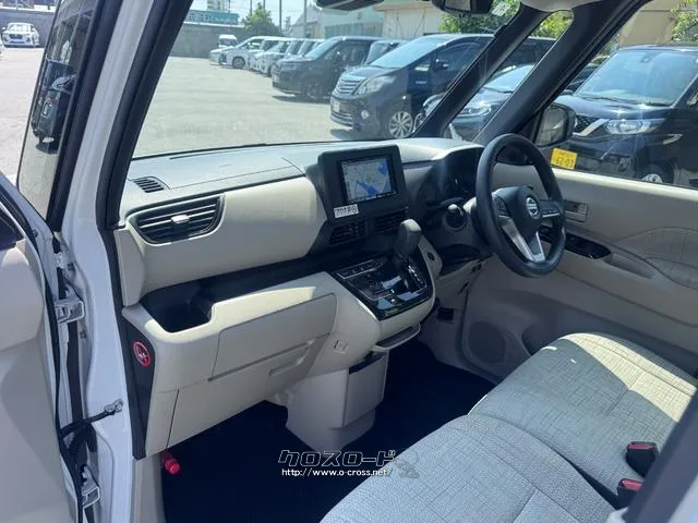 レンタアップ車徹底売り尽くしセール!ナビ・ETC・バックカメラ付で装備充実。愛車の買取査定、委託販売なども行ってます〜♪中古車買うなら西崎総合運動公園向かいのネクサスレンタカーへ。 日産 ルークス