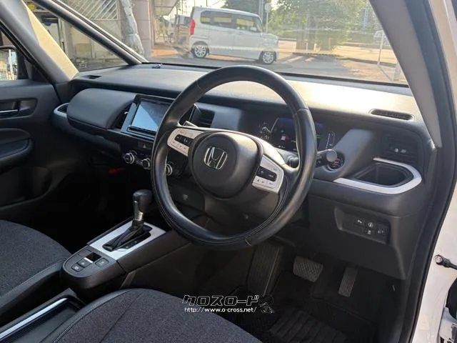 レンタアップ車徹底売り尽くしセール!ナビ・ETC・バックカメラ付で装備充実。愛車の買取査定、委託販売なども行ってます〜♪中古車買うなら西崎総合運動公園向かいのネクサスレンタカーへ。 ホンダ フィット