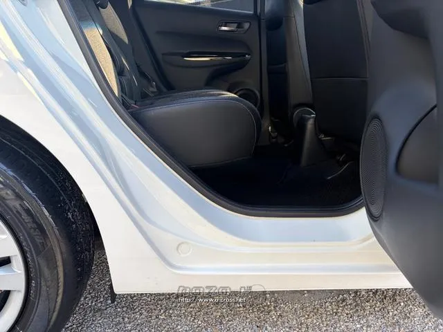 レンタアップ車徹底売り尽くしセール!ナビ・ETC・バックカメラ付で装備充実。愛車の買取査定、委託販売なども行ってます〜♪中古車買うなら西崎総合運動公園向かいのネクサスレンタカーへ。 ホンダ フィット