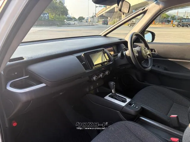 レンタアップ車徹底売り尽くしセール!ナビ・ETC・バックカメラ付で装備充実。愛車の買取査定、委託販売なども行ってます〜♪中古車買うなら西崎総合運動公園向かいのネクサスレンタカーへ。 ホンダ フィット