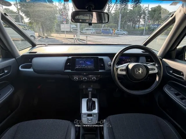 レンタアップ車徹底売り尽くしセール!ナビ・ETC・バックカメラ付で装備充実。愛車の買取査定、委託販売なども行ってます〜♪中古車買うなら西崎総合運動公園向かいのネクサスレンタカーへ。 ホンダ フィット