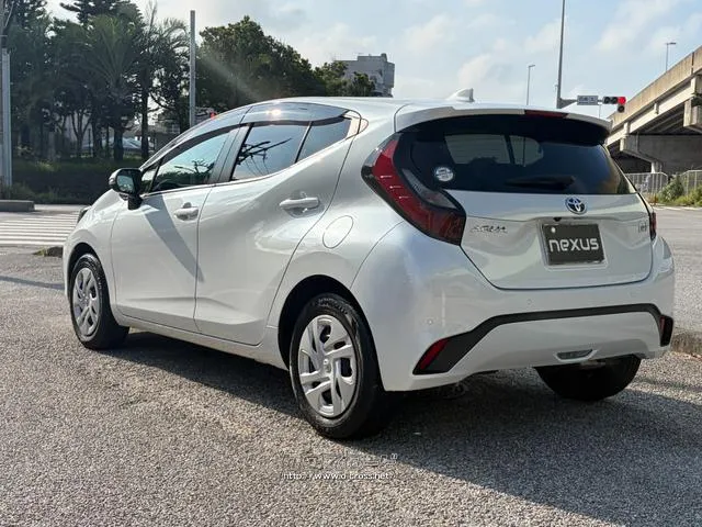 レンタアップ車徹底売り尽くしセール!ナビ・ETC・バックカメラ付で装備充実。愛車の買取査定、委託販売なども行ってます〜♪中古車買うなら西崎総合運動公園向かいのネクサスレンタカーへ。 トヨタ アクア