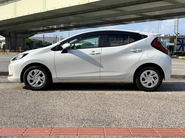 レンタアップ車徹底売り尽くしセール!ナビ・ETC・バックカメラ付で装備充実。愛車の買取査定、委託販売なども行ってます〜♪中古車買うなら西崎総合運動公園向かいのネクサスレンタカーへ。 トヨタ アクア
