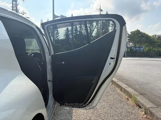 レンタアップ車徹底売り尽くしセール!ナビ・ETC・バックカメラ付で装備充実。愛車の買取査定、委託販売なども行ってます〜♪中古車買うなら西崎総合運動公園向かいのネクサスレンタカーへ。 トヨタ アクア