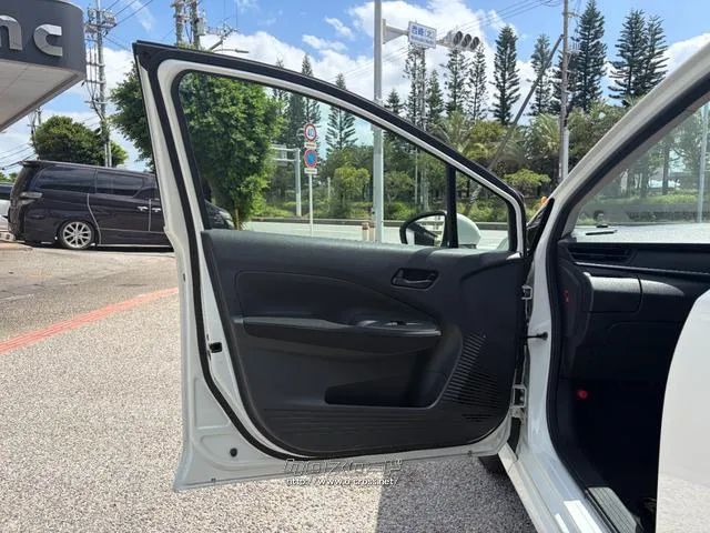 レンタアップ車徹底売り尽くしセール!ナビ・ETC・バックカメラ付で装備充実。愛車の買取査定、委託販売なども行ってます〜♪中古車買うなら西崎総合運動公園向かいのネクサスレンタカーへ。 日産 ノート