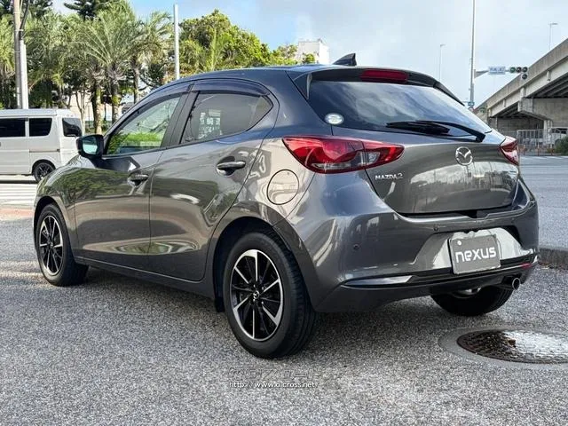 マツダ MAZDA2