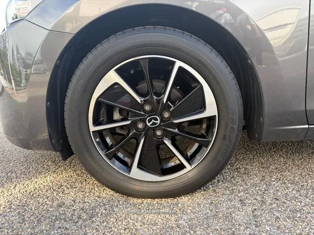 マツダ MAZDA2