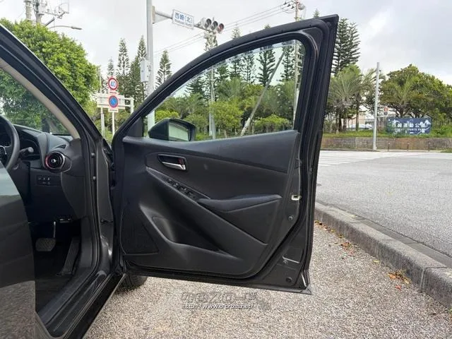 マツダ MAZDA2
