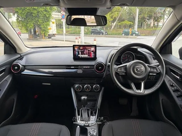 マツダ MAZDA2
