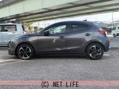 マツダ MAZDA2