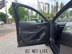 マツダ MAZDA2